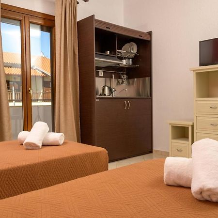 Pension Stelios Ouranoupoli Bagian luar foto