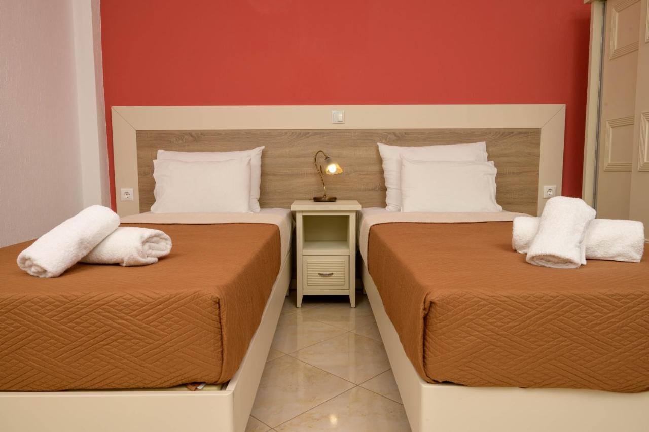 Pension Stelios Ouranoupoli Bagian luar foto