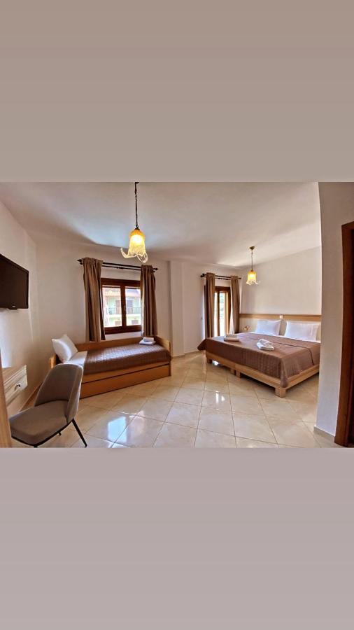 Pension Stelios Ouranoupoli Bagian luar foto